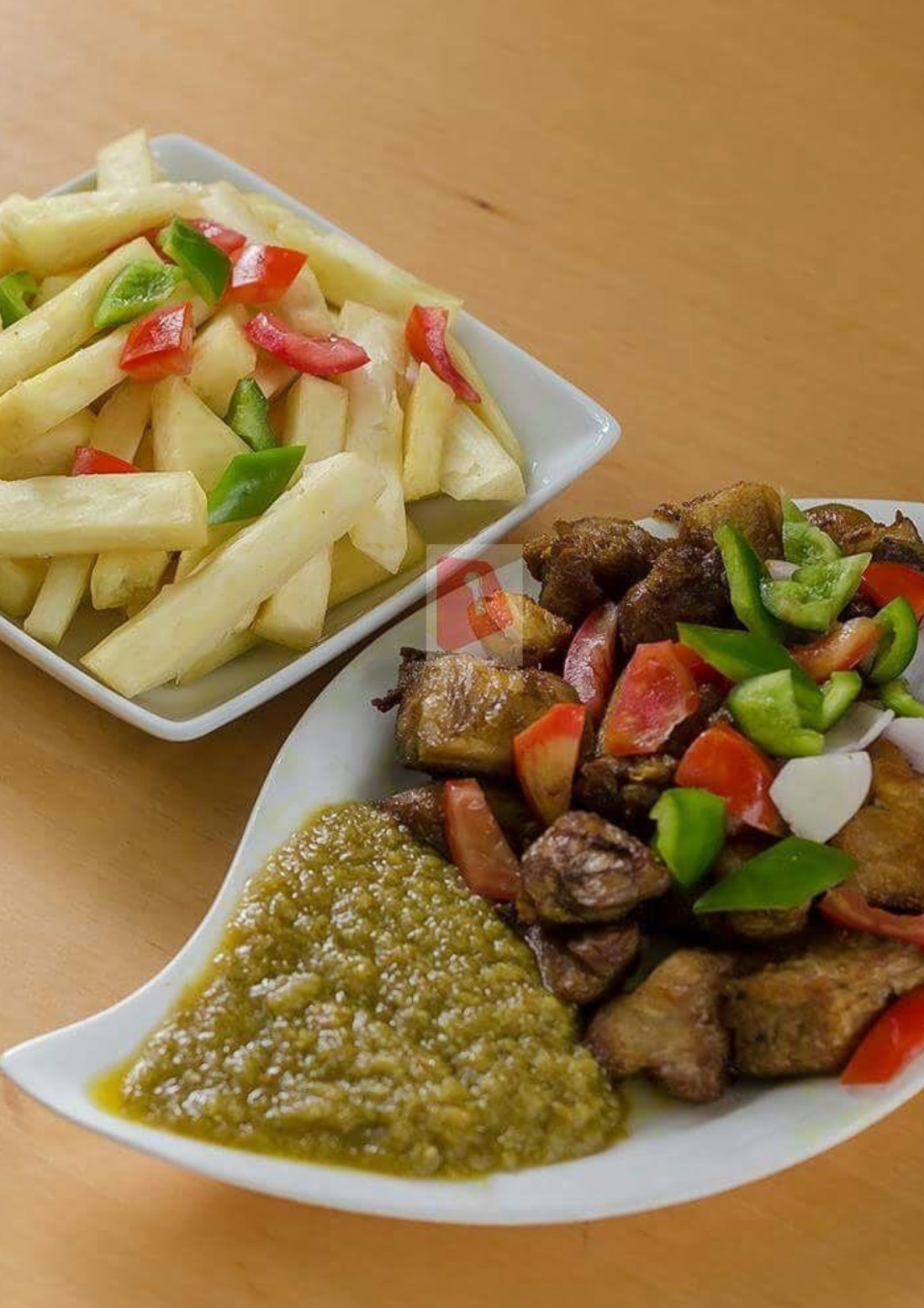 Fried yam chips served with fresh peppers